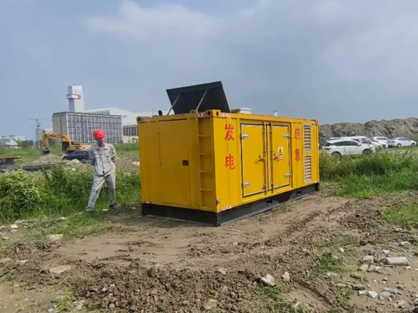 宜城200KW柴油发电机机组每小时的油耗量受哪些因素影响?