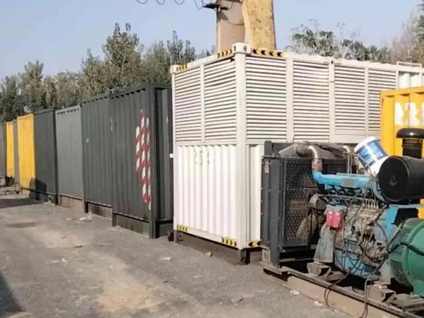 宜城200KW柴油发电机机组每小时油耗是多少？